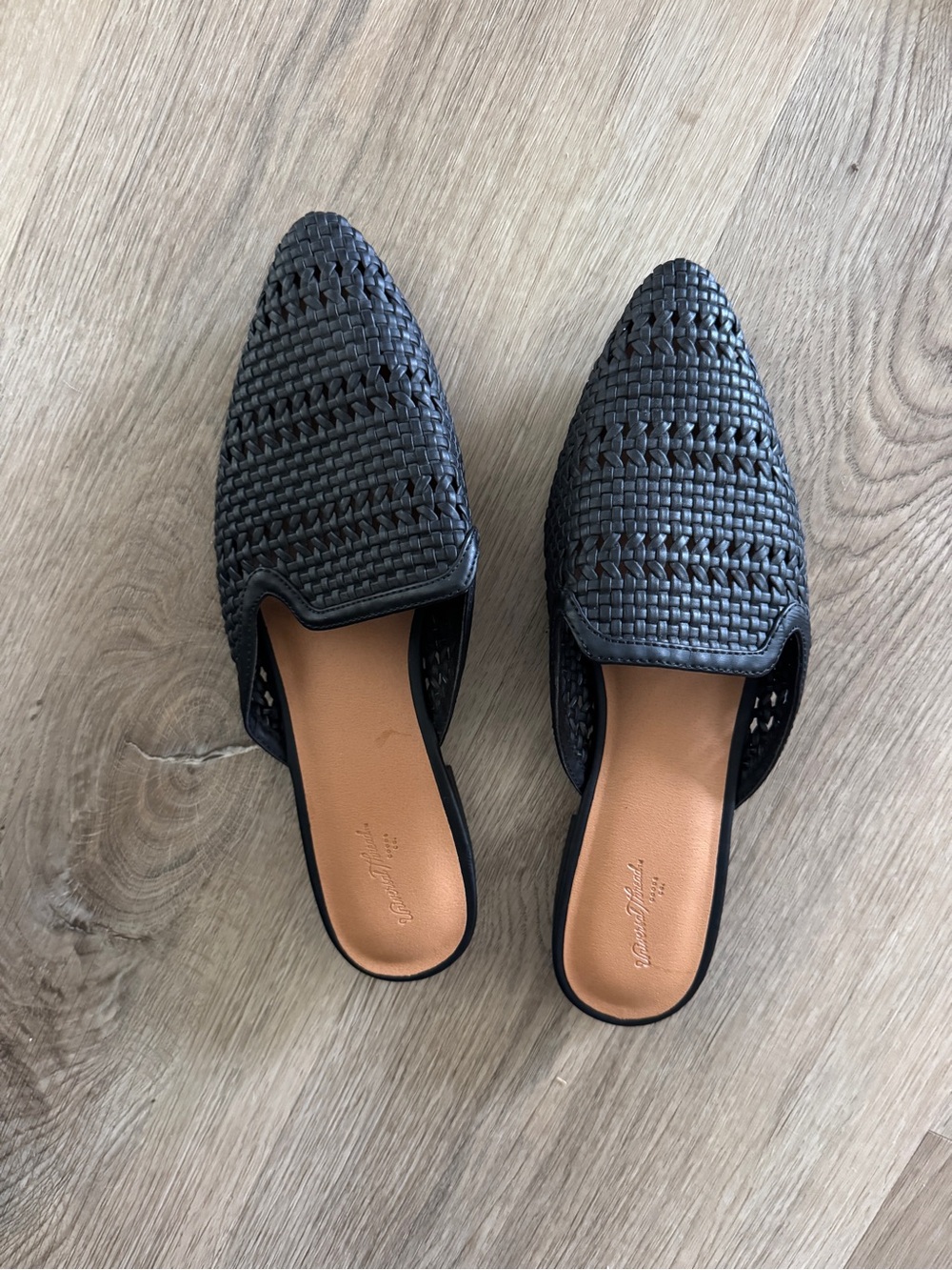 Universal Thread Black Woven Slip-On Mules